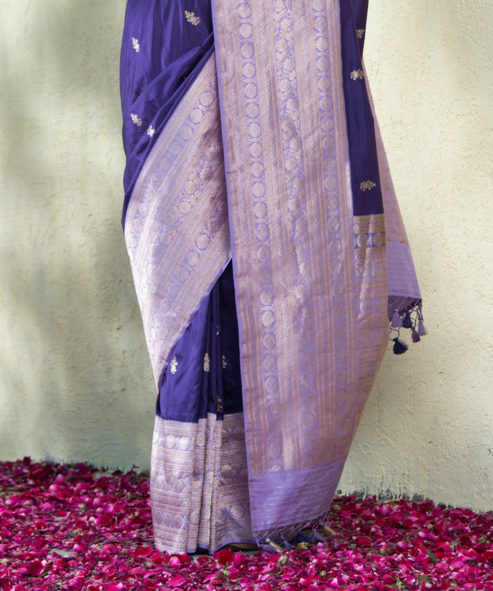 Handloom_Purple_Pure_Katan_Silk_Banarasi_Saree_With_Lavender_Kadhiyal_Border_WeaverStory_04