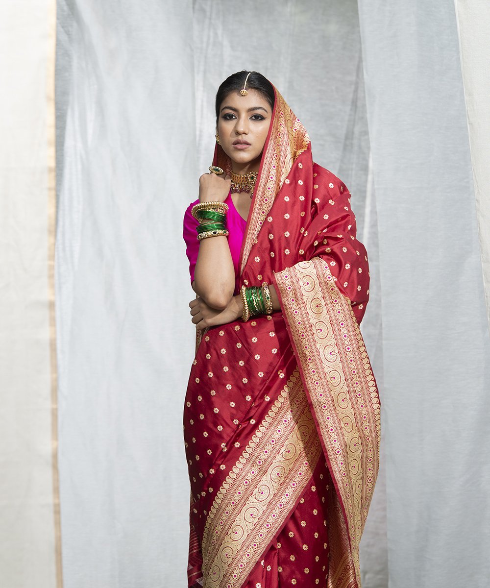 Maroon_Handloom_Kadhwa_Booti_Meenakari_Banarasi_Saree_With_Guldaudi_Boota_WeaverStory_01
