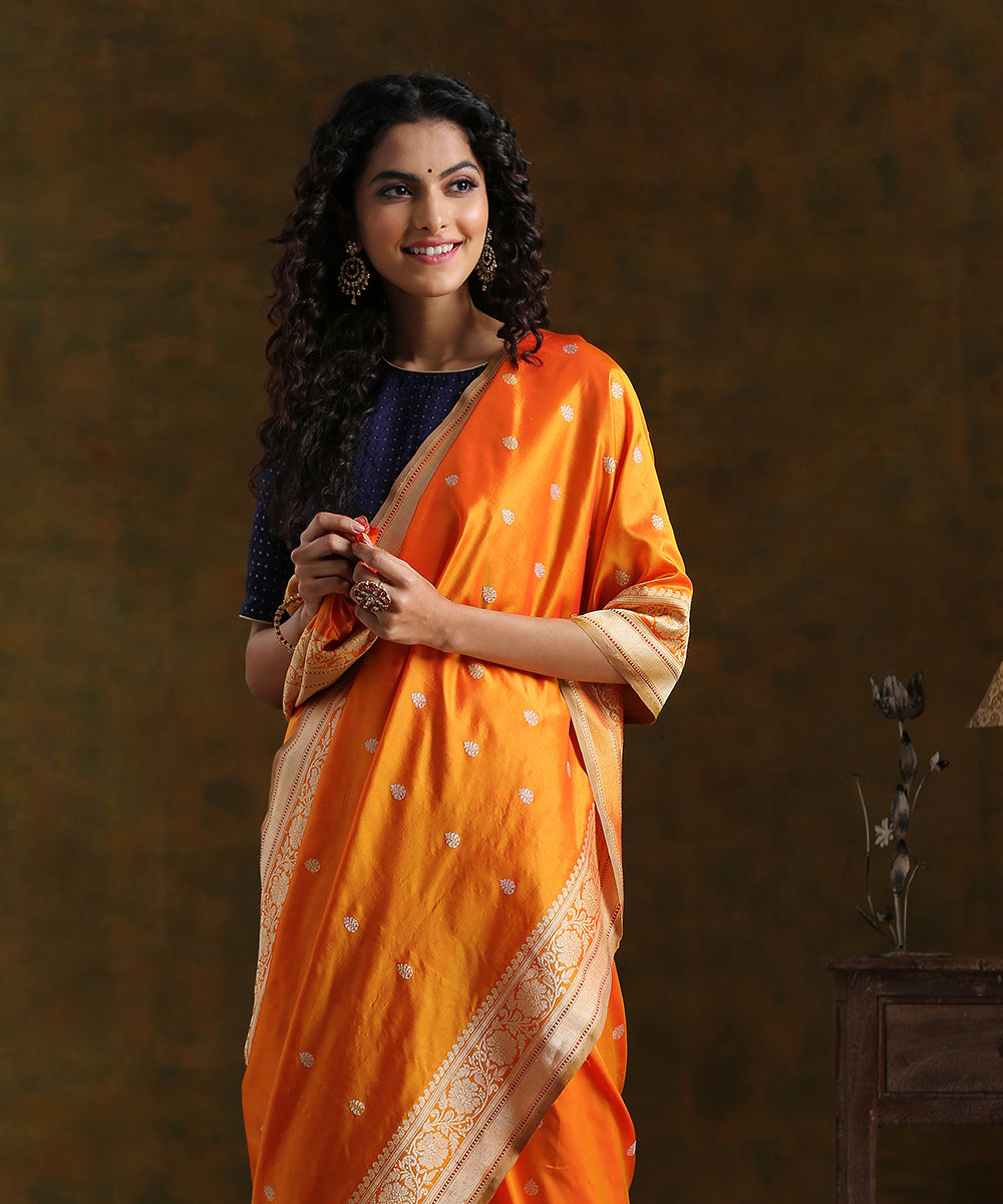 Handloom_Orange_Pure_Katan_Silk_Kadhwa_Booti_Banarasi_Saree_With_Beige_Selvedge_WeaverStory_01