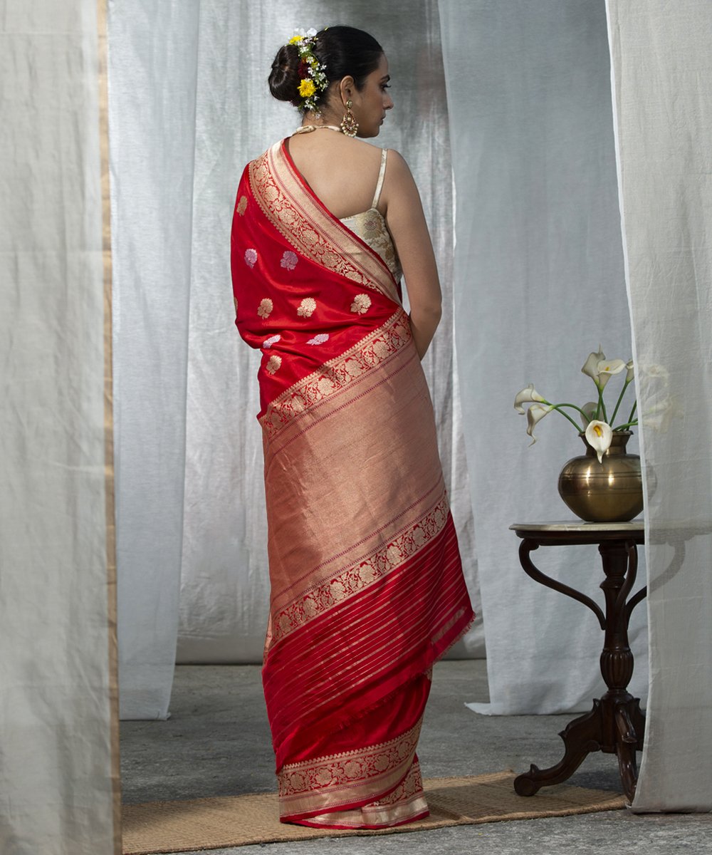 Red_Handloom_Kadhwa_Pure_Katan_Silk_Banarasi_Saree_with_Floral_Boota_WeaverStory_03