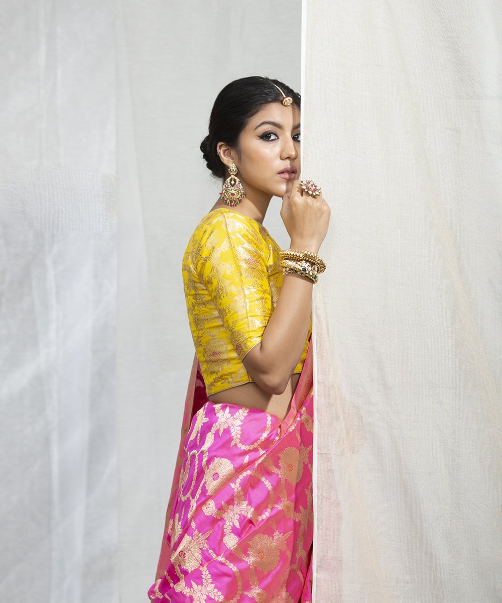 Pink_Dual_Tone_Handloom_Kadhwa_Jangla_Banarasi_Saree_With_Rani_Pink_Meenakari_WeaverStory_01