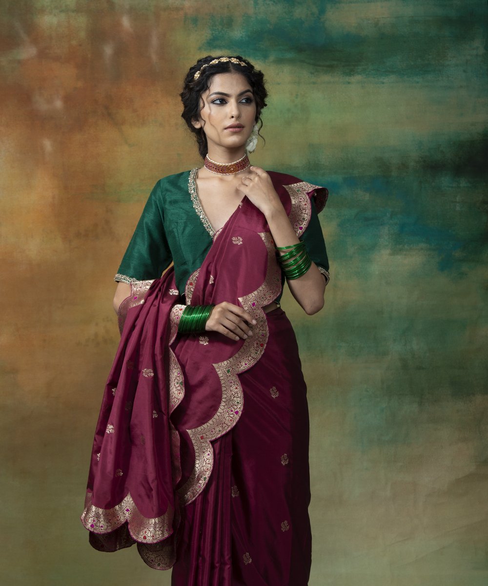 Wine_Handloom_Scallop_Border_Katan_Silk_Banarasi_Saree_With_Red_Meenakari_WeaverStory_01