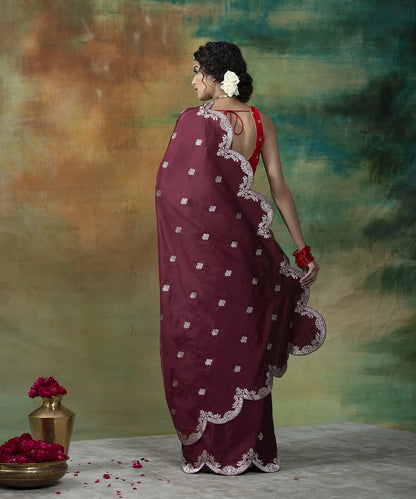 Wine_Handloom_Katan_Silk_Scallop_Border_Banarasi_Saree_With_Silver_Zari_WeaverStory_03