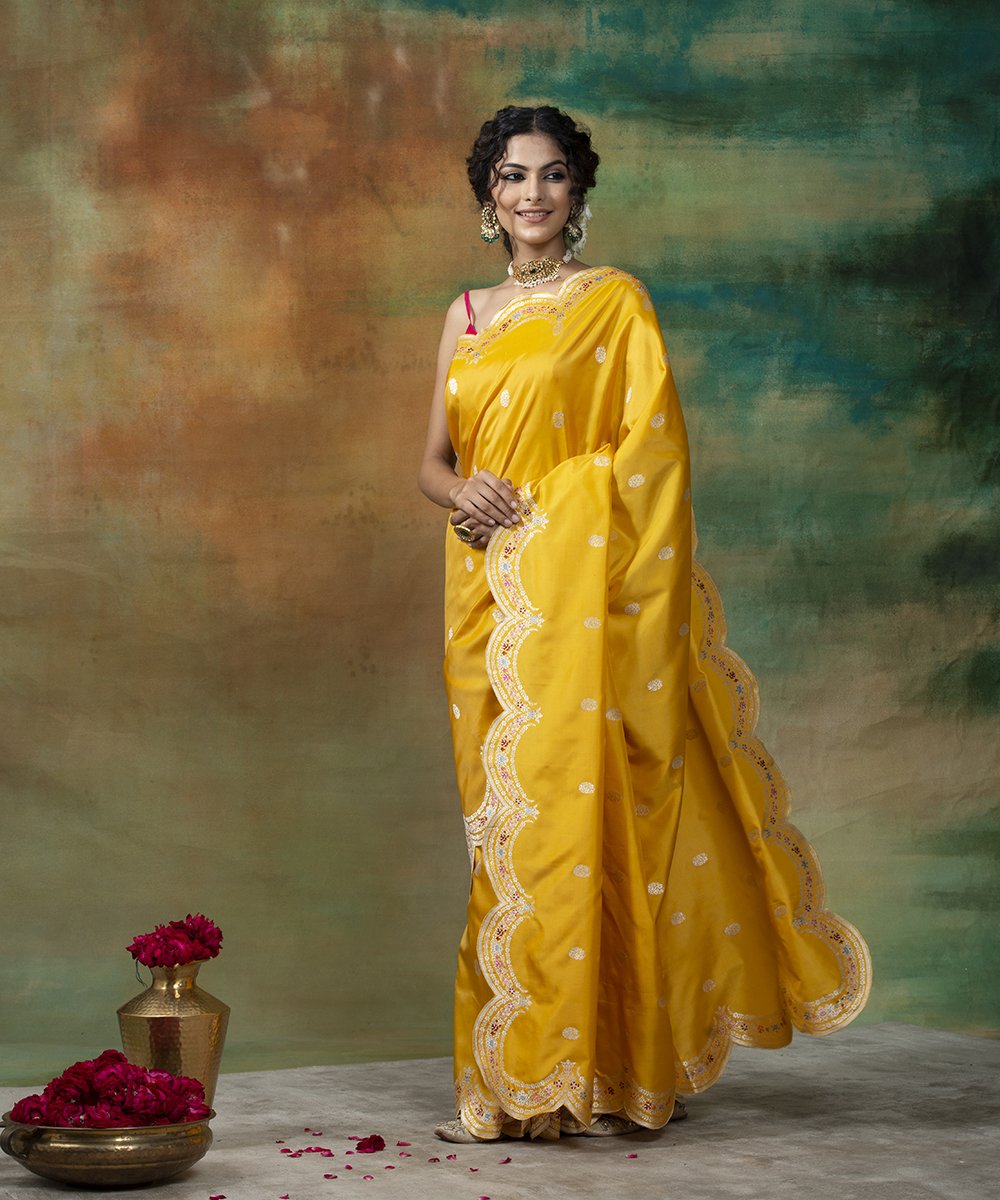 Mustard_Handloom_Scallop_Border_Banarasi_Saree_With_Pink_Meenakari_WeaverStory_02