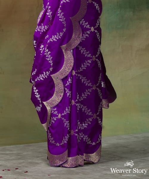 Handloom_Purple_Katan_Silk_Scallop_Border_Banarasi_Saree_WeaverStory_04