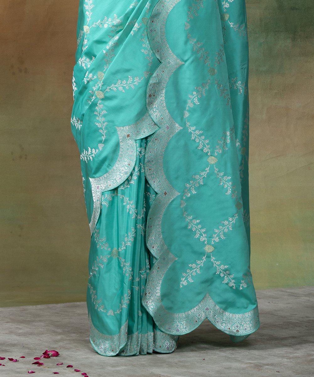 Sea_Green_Handloom_Katan_Silk_Scallop_Border_Jangla_Banarasi_Saree_WeaverStory_04