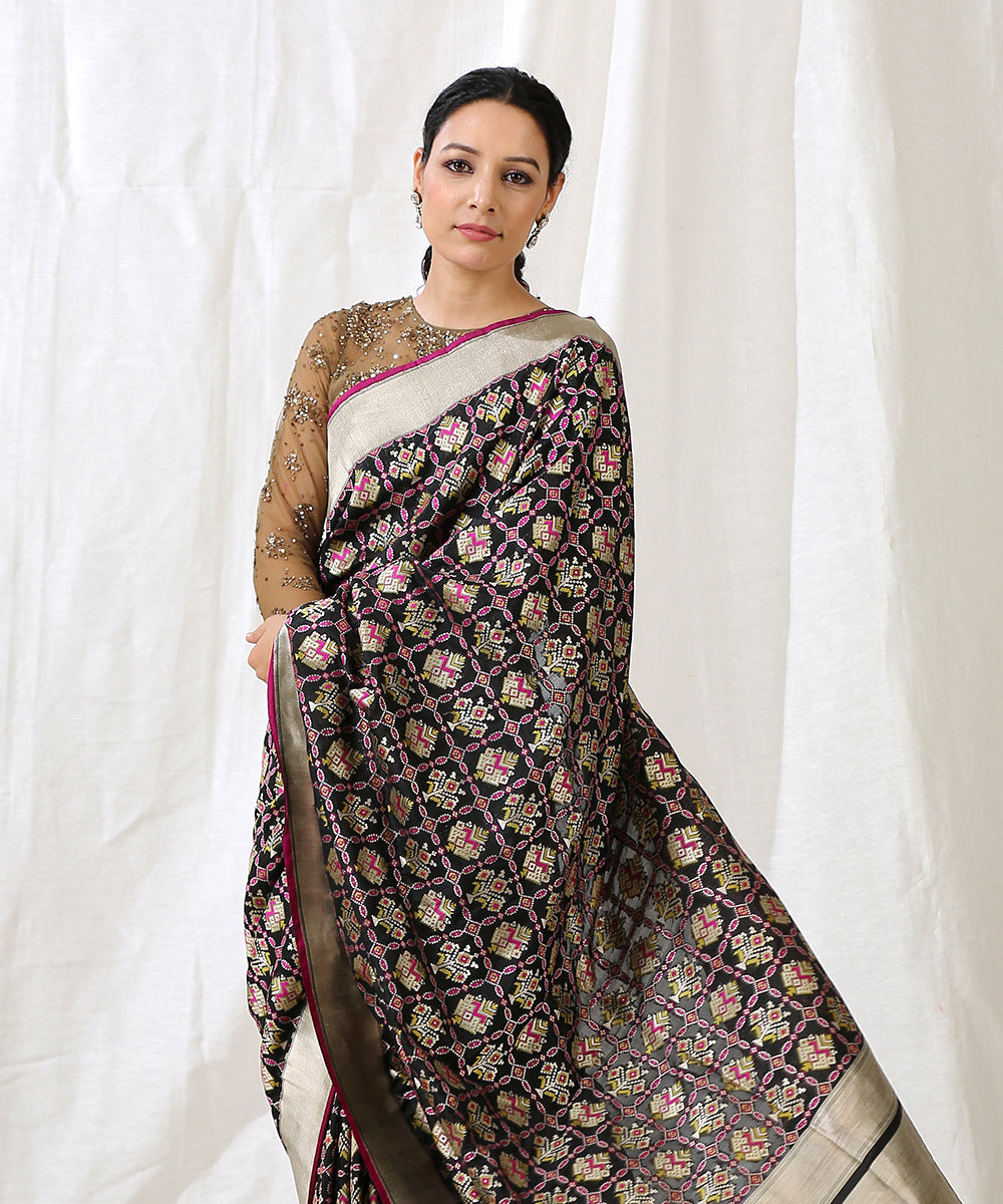 Black_Handloom_Pure_Katan_Silk_Banarasi_Patola_Saree_with_Meenakari_WeaverStory_01