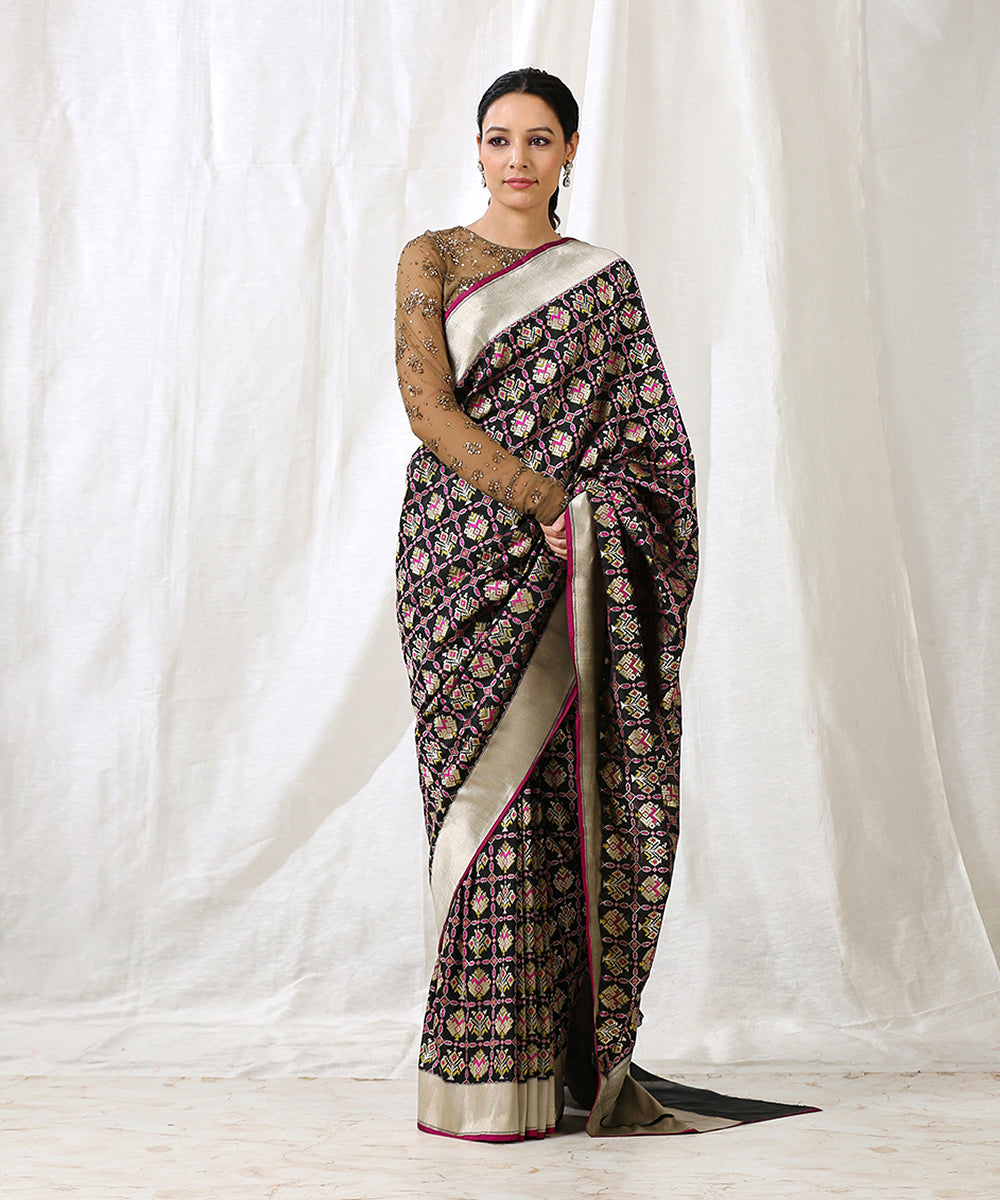 Black_Handloom_Pure_Katan_Silk_Banarasi_Patola_Saree_with_Meenakari_WeaverStory_02