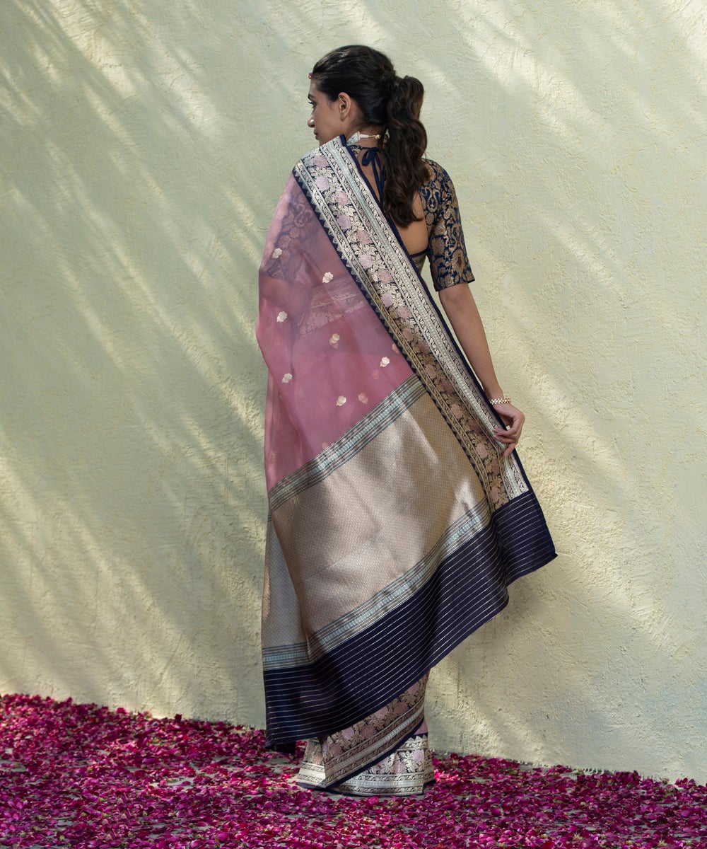 Handloom_Phalsa_Pink_Kora_Silk_Banarasi_Saree_With_Navy_Blue_Kadhwa_Floral_Border_WeaverStory_02