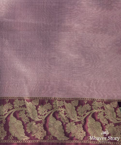 Handloom_Soft_and_Purple_Dual_Tone_Kadhwa_Kora_Silk_Banarasi_Saree_With_Purple_Border_WeaverStory_05