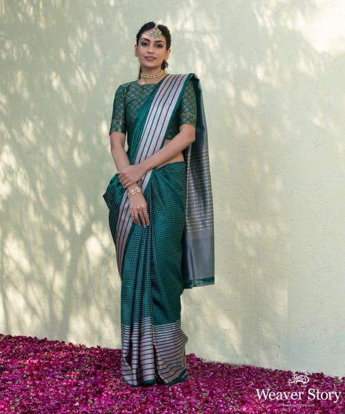 Green_And_Beige_Handloom_Mushroo_Silk_Banarasi_Saree_With_Polka_Dots_And_Stripes_WeaverStory_02