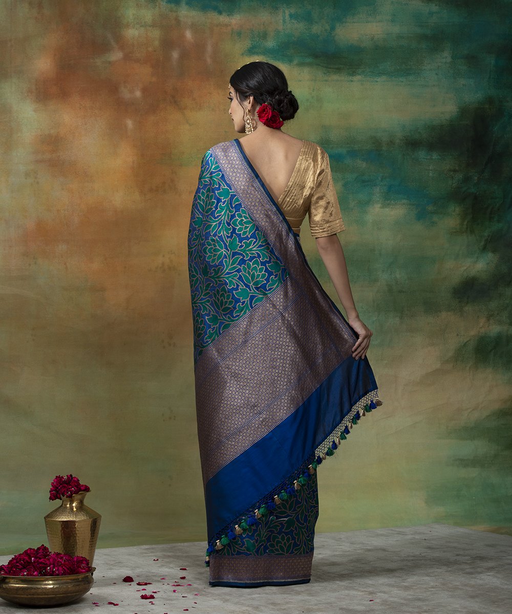 Handloom_Green_And_Blue_Katan_Silk_Banarasi_Saree_with_Antique_Zari_Jangla_WeaverStory_03