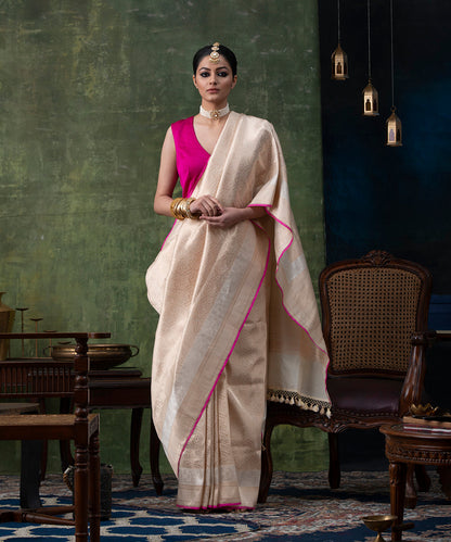 Handloom_Offwhite_Kimkhab_Pure_Katan_Silk_Banarasi_Saree_WeaverStory_02