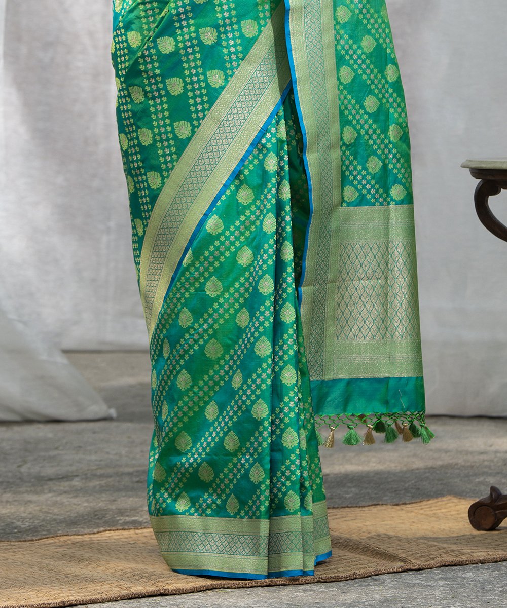 Green_Handloom_Pure_Katan_Silk_Banarasi_Saree_with_Embossed_Weave_WeaverStory_04