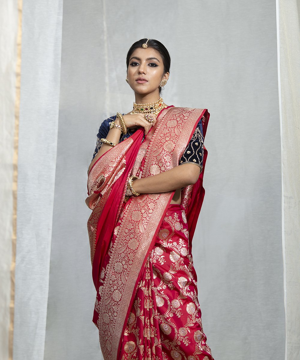 Red_Handloom_Pure_Katan_Silk_Banarasi_Sona_Rupa_Kadhwa_Jangla_Saree_WeaverStory_01
