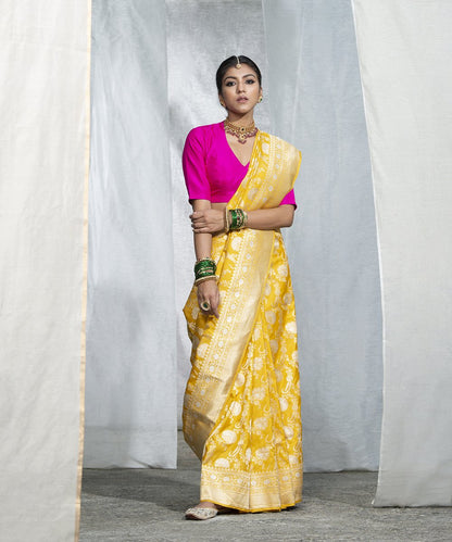 Handloom_Yellow_Pure_Katan_Silk_Banarasi_Sona_Rupa_Kadhwa_Jangla_Saree_WeaverStory_02