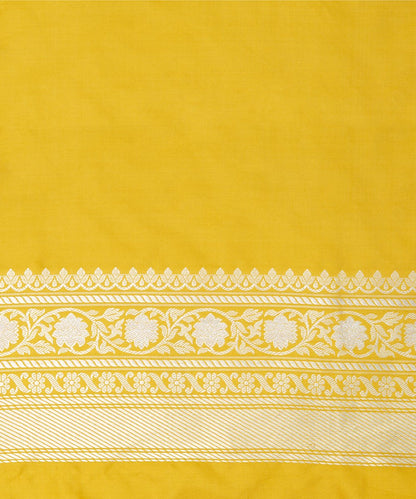 Handloom_Yellow_Pure_Katan_Silk_Banarasi_Sona_Rupa_Kadhwa_Jangla_Saree_WeaverStory_05