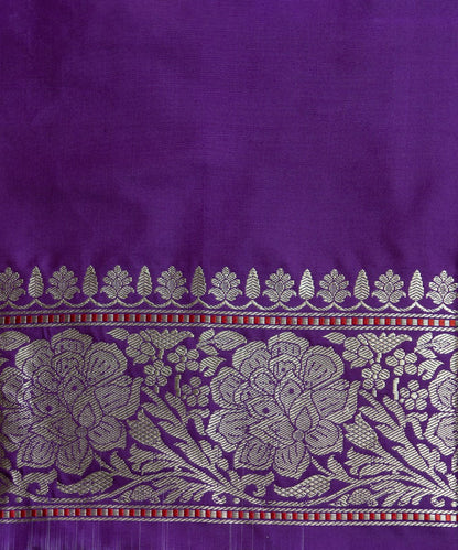 Handloom_Peach_Pure_Katan_Silk_Kadhwa_Banarasi_Jangla_Saree_With_Purple_Border_WeaverStory_05