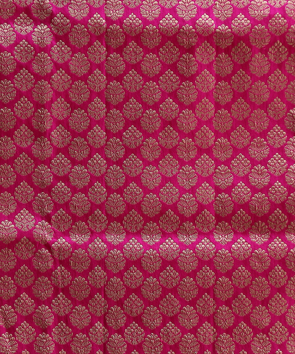 Hot_Pink_Handloom_Pure_Katan_Silk_Banarasi_Saree_with_Sona_Rupa_Kadhwa_Booti_Saree_WeaverStory_05