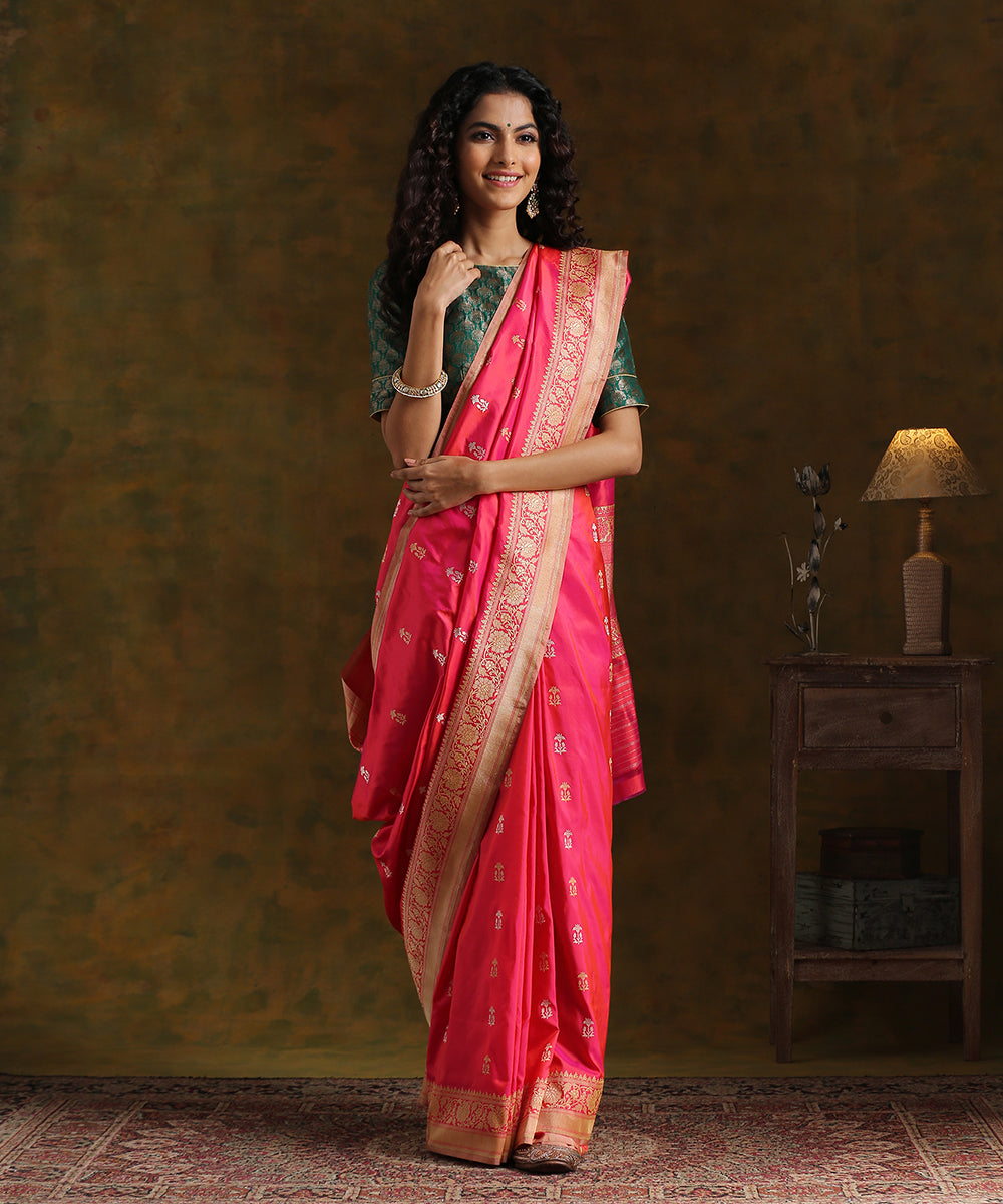 Handloom_Pink_And_Orange_Dual_Tone_Pure_Katan_Silk_Banarasi_Saree_with_Kadhwa_Booti_WeaverStory_02