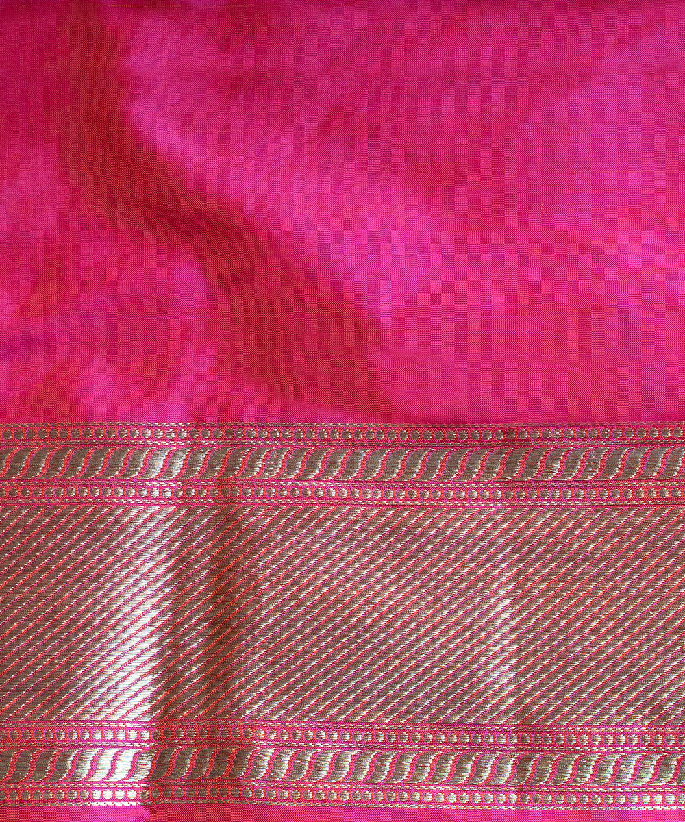 Handloom_Peach_and_Pink_Tanchoi_Pure_Katan_Silk_Banarasi_Saree_with_Zari_Border_WeaverStory_05