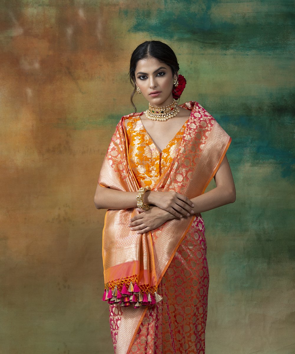 Handloom_Peach_And_Orange_Dual_Tone_Katan_Silk_Intricate_Jaal_Banarasi_Saree_WeaverStory_01