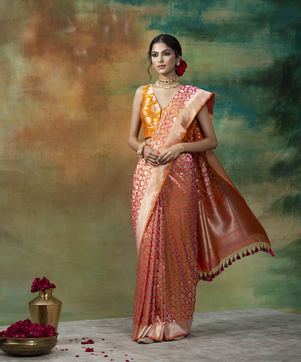 Handloom_Peach_And_Orange_Dual_Tone_Katan_Silk_Intricate_Jaal_Banarasi_Saree_WeaverStory_02