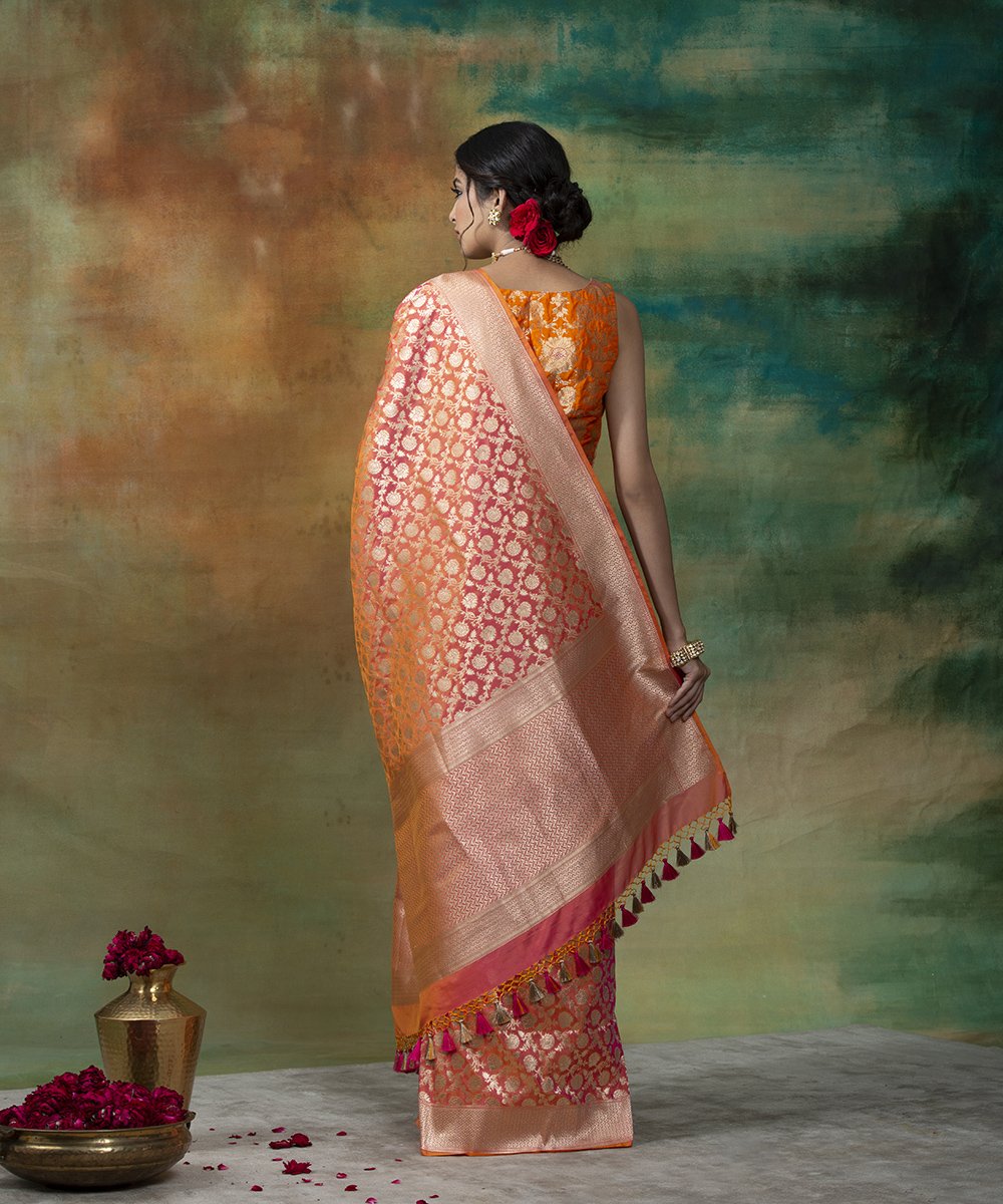 Handloom_Peach_And_Orange_Dual_Tone_Katan_Silk_Intricate_Jaal_Banarasi_Saree_WeaverStory_03