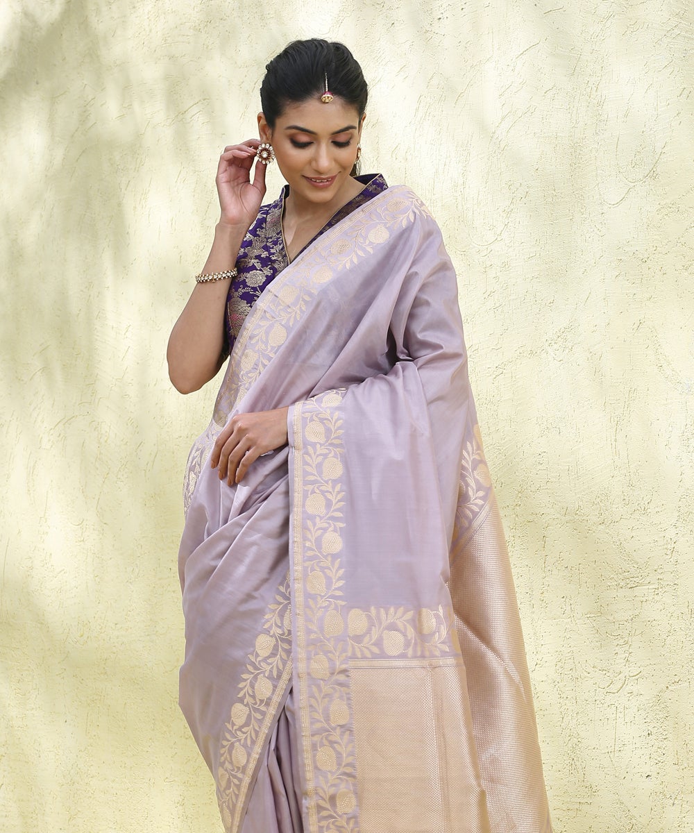 Handloom_Soft_Mauve_Pure_Katan_Silk_Banarasi_Saree_With_Pomegranate_Border_WeaverStory_01