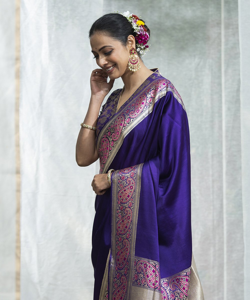 Dark_Purple_Handloom_Pure_Satin_Banarasi_Saree_With_Paisley_Jamawar_Border_WeaverStory_01