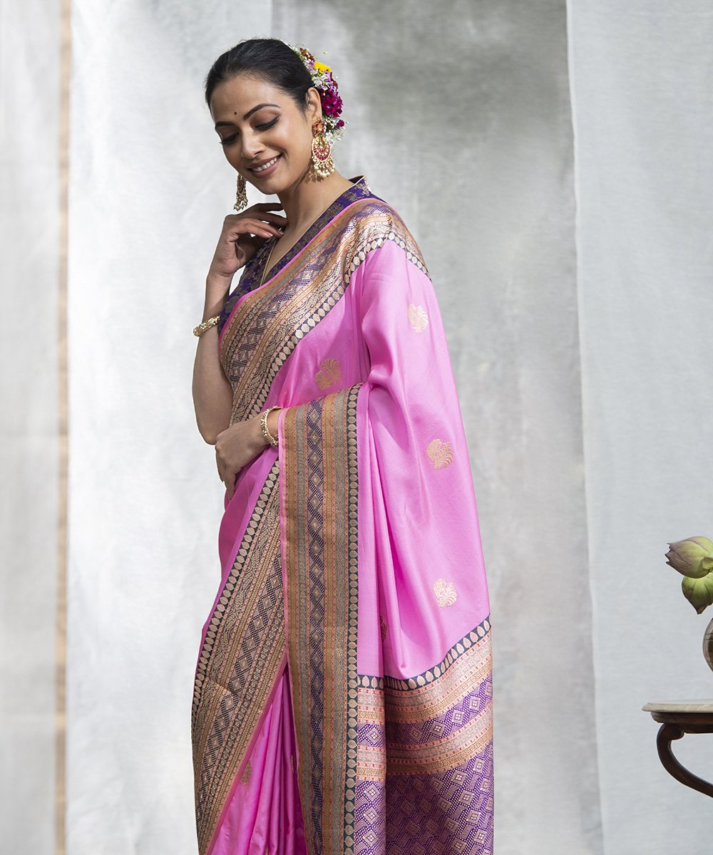 Handloom_Candy_Pink_Soft_Katan_Silk_Banarasi_Saree_With_Kadhwa_Booti_And_Grey_And_Purple_Meenakari_Border_WeaverStory_01