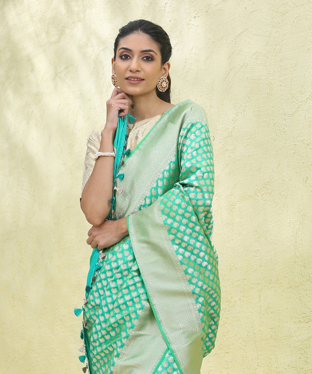 Aqua_Green_Handloom_Pure_Katan_Silk_Banarasi_Saree_with_Paisley_Cutwork_Boota_WeaverStory_01