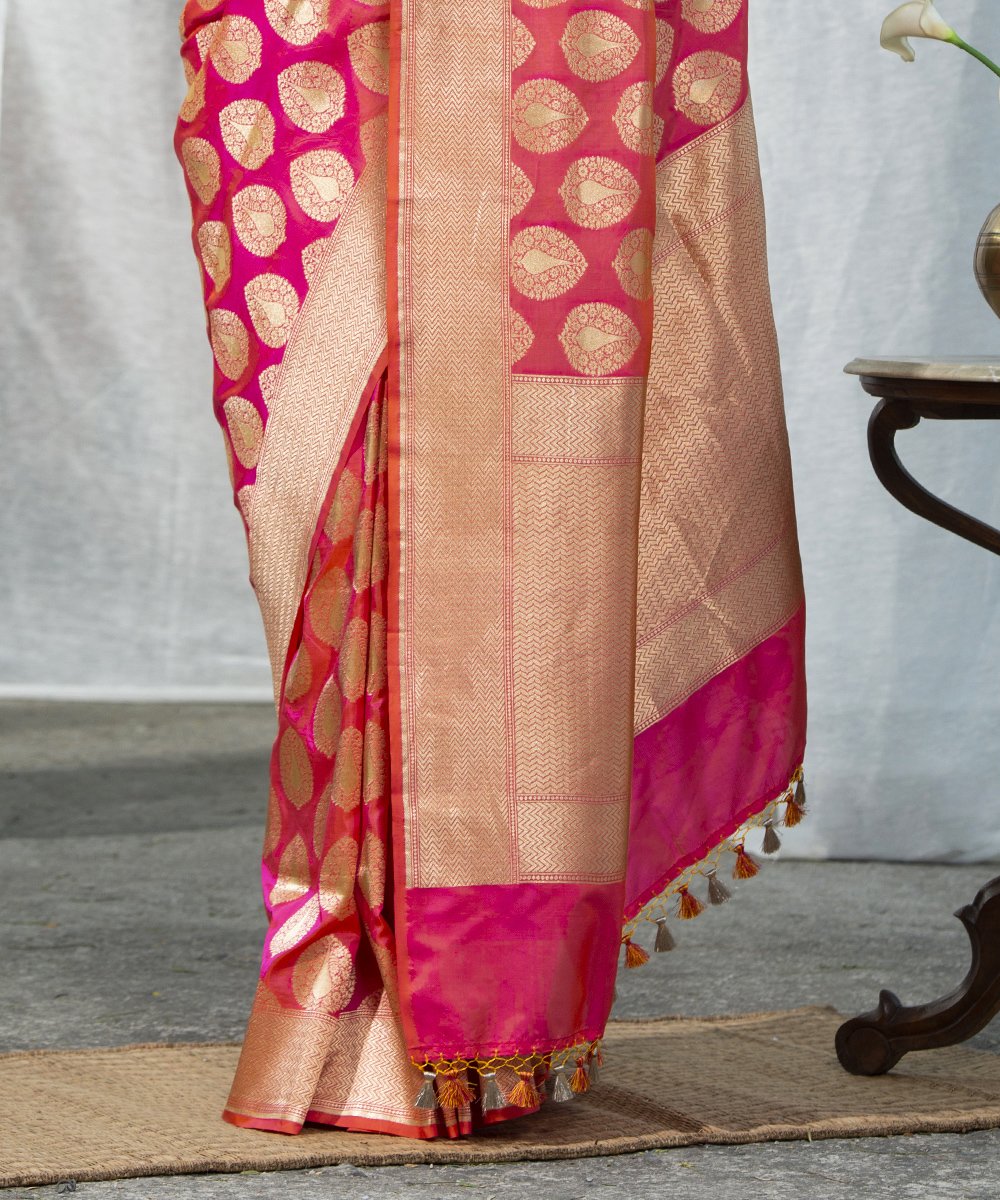 Handloom_Pink_Orange_Pure_Katan_Silk_Cutwork_Banarasi_Saree_with_Mor_Boota_WeaverStory_04