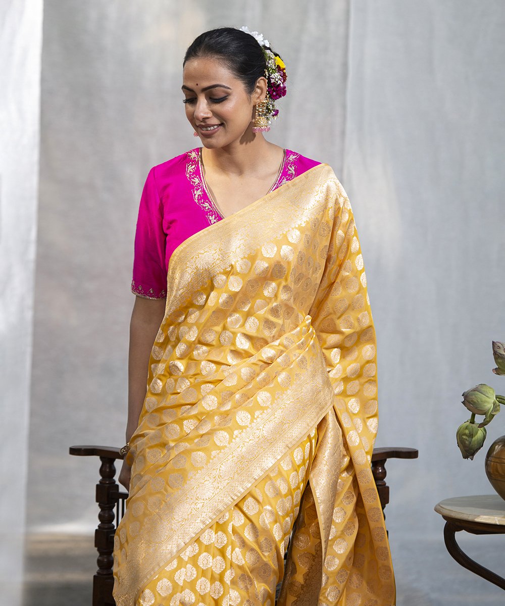 Handloom_Mango_Yellow_Pure_Katan_Silk_Banarasi_Saree_with_Cutwork_Booti_WeaverStory_01