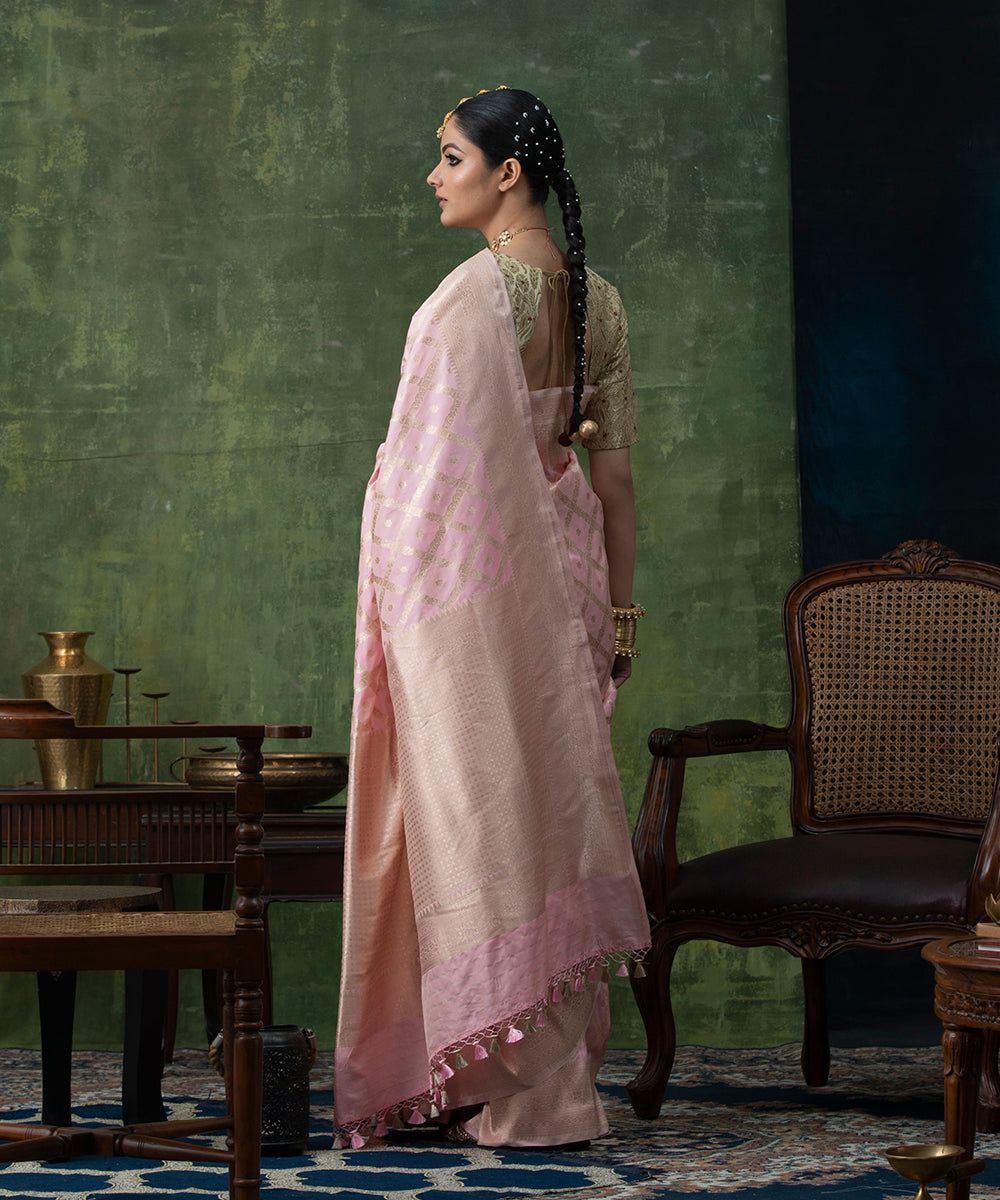 Light_Pink_Handloom_Pure_Katan_Silk_Banarasi_Saree_with_Diagonal_Cutwork_Checks_WeaverStory_03