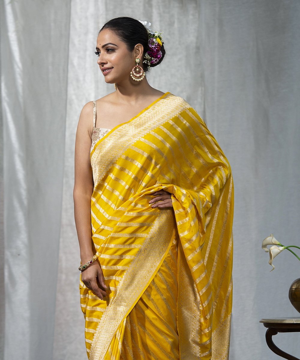 Handloom_Yellow_Pure_Katan_Silk_Cutwork_Banarasi_Saree_with_Diagonal_Bel_WeaverStory_01