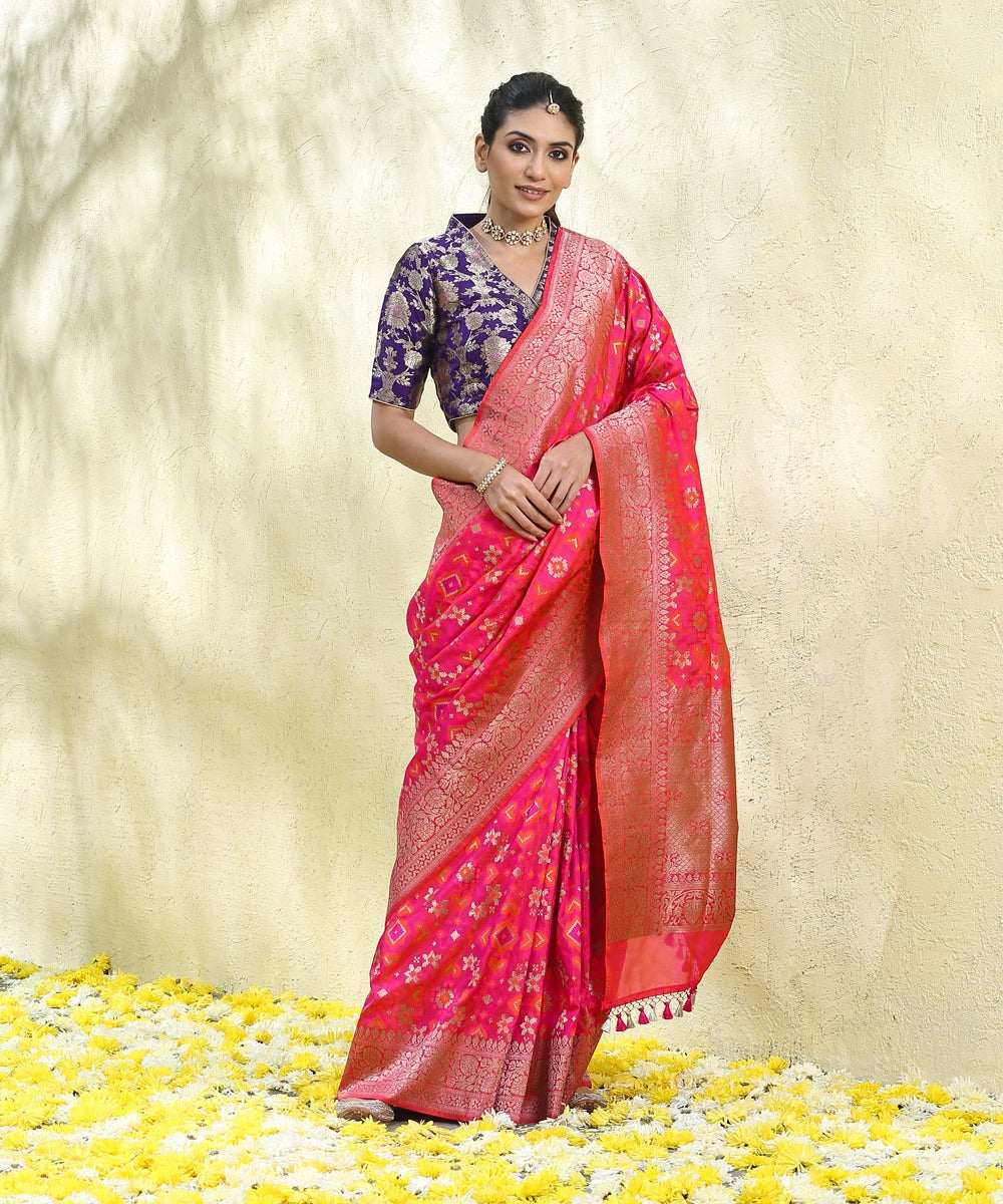 Handloom_Pink_And_Orange_Paan_Patola_Pure_Katan_Silk_Banarasi_Saree_With_Broad_Zari_Border_WeaverStory_02