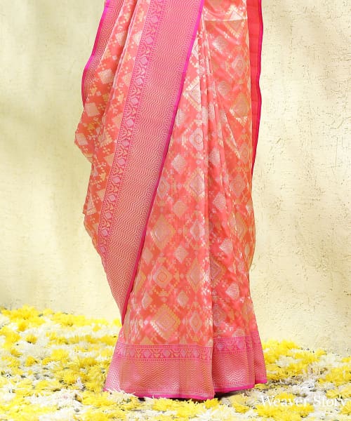 Handloom_Peach_Pure_Katan_Silk_Banarasi_Patola_Saree_With_Gold_And_Silver_Zari_WeaverStory_04