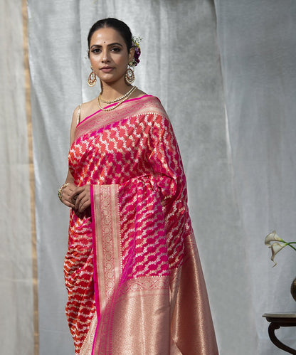 Handloom_Pink_And_Orange_Dual_Tone_Banarasi_Saree_with_Diagonal_Gold_and_Silver_Zari_Bel_WeaverStory_01