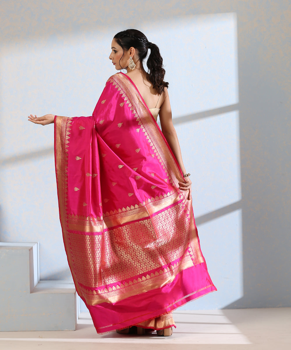 Handloom_Rani_Pink_Pure_Katan_Silk_Banarasi_Saree_With_Small_Border_And_Booti_WeaverStory_03