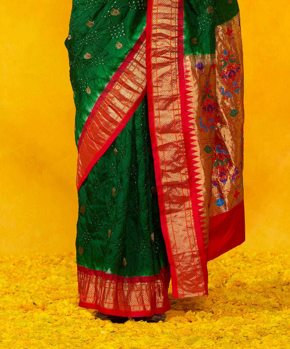 Handloom_Green_Paithani_Mulberry_Silk_Bandhani_Saree_With_Red_Border_WeaverStory_04