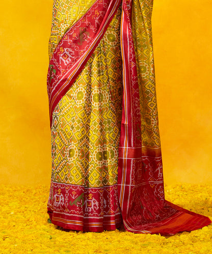 Handloom_Yellow_Mulberry_Silk_Patola_Saree_With_Red_Border_Pallu_WeaverStory_04