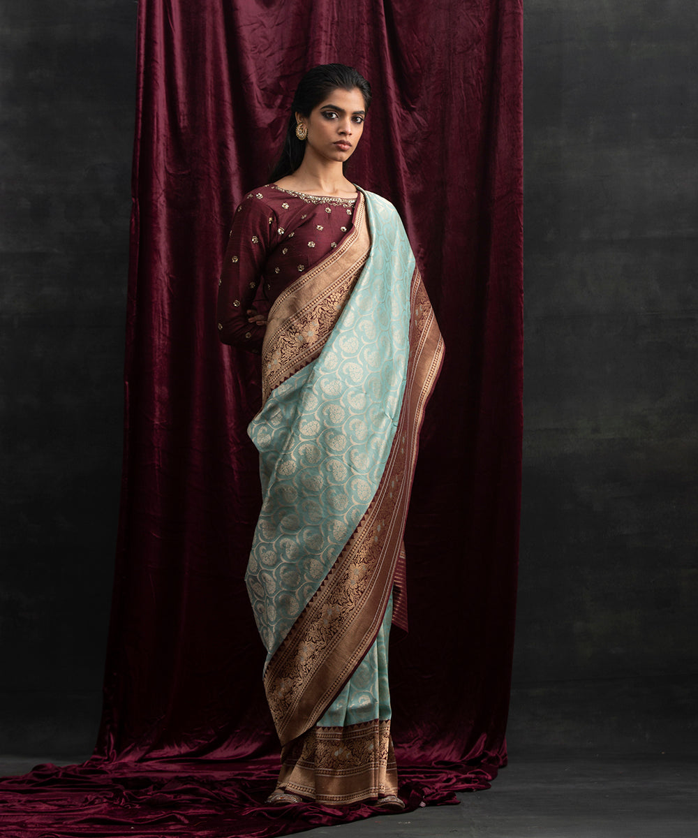 Powder_Blue_Handloom_Tanchoi_Pure_Katan_Silk_Banarasi_Saree_With_Coke_Brown_Border_WeaverStory_02