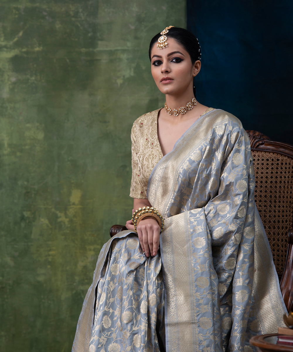 Handloom_Grey_Pure_Katan_Silk_Banarasi_Saree_With_Gold_Zari_Jaal_And_Maroon_Blouse_WeaverStory_01