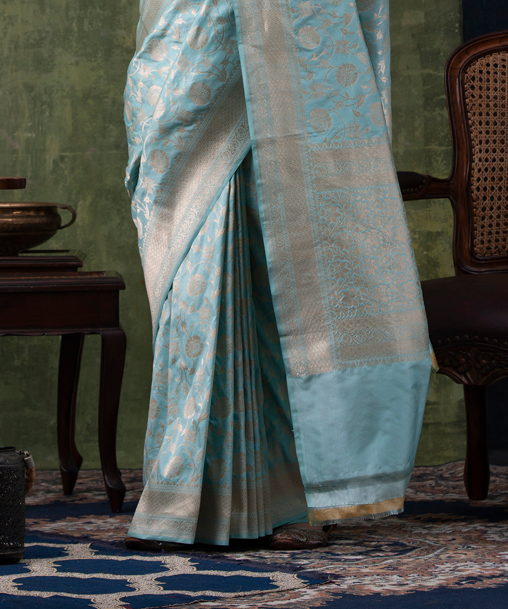 Light_Blue_Handloom_Pure_Katan_Silk_Banarasi_Saree_With_Gold_Zari_Jaal_And_Yellow_Blouse_WeaverStory_04