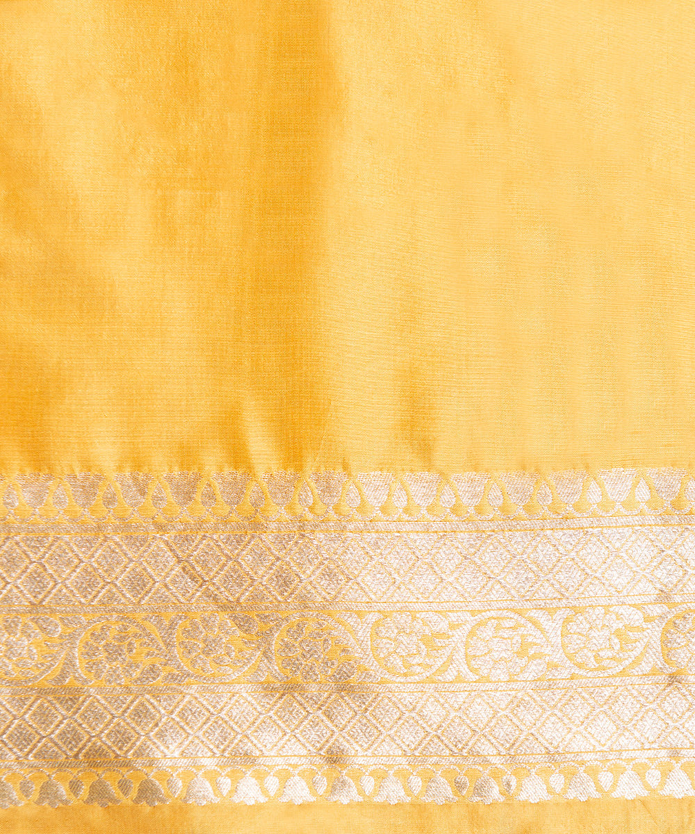 Light_Blue_Handloom_Pure_Katan_Silk_Banarasi_Saree_With_Gold_Zari_Jaal_And_Yellow_Blouse_WeaverStory_05