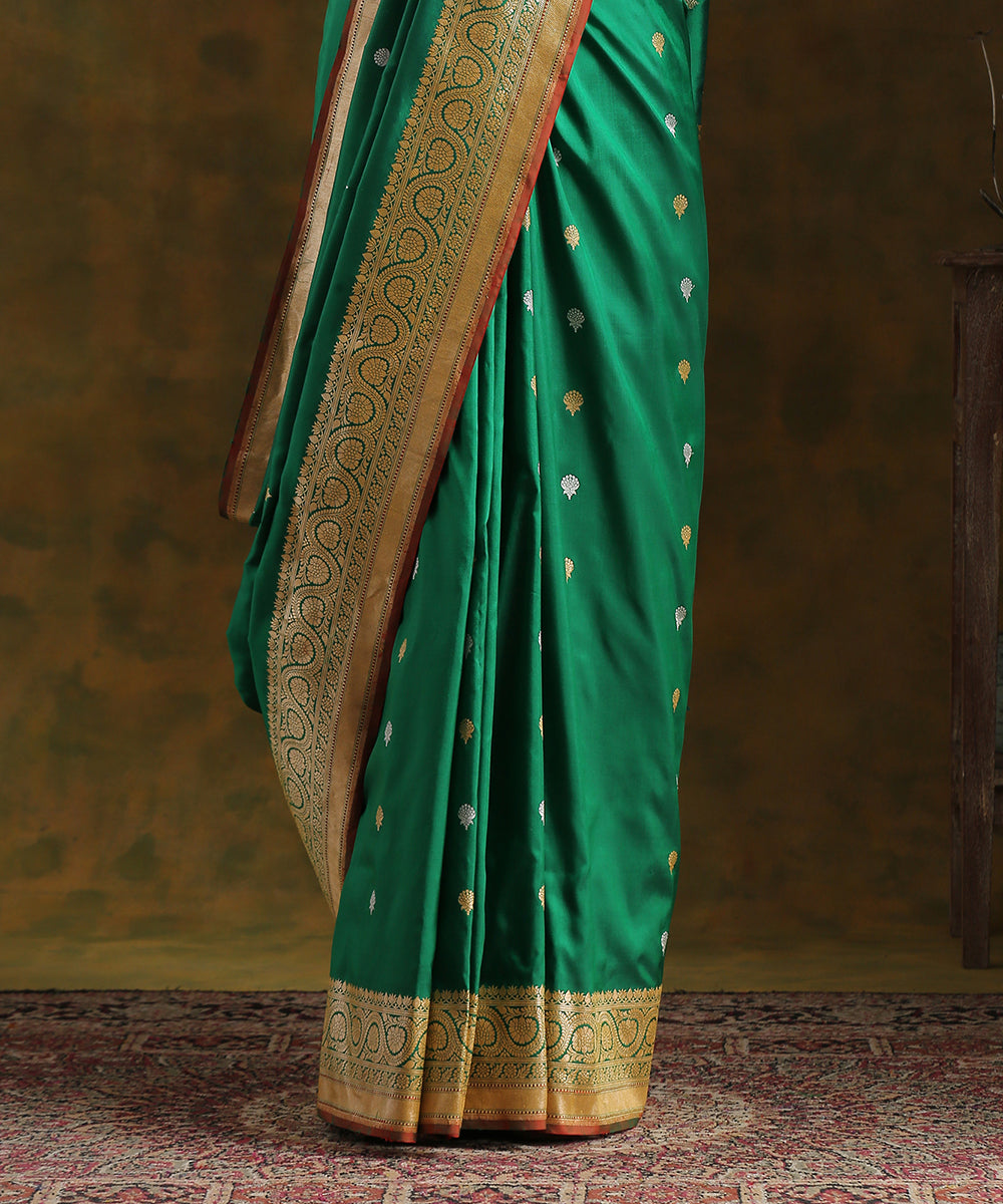 Handloom_Green_Pure_Katan_Silk_Banarasi_Saree_Kadhwa_Booti_Saree_With_Gold_And_Silver_Zari_WeaverStory_04