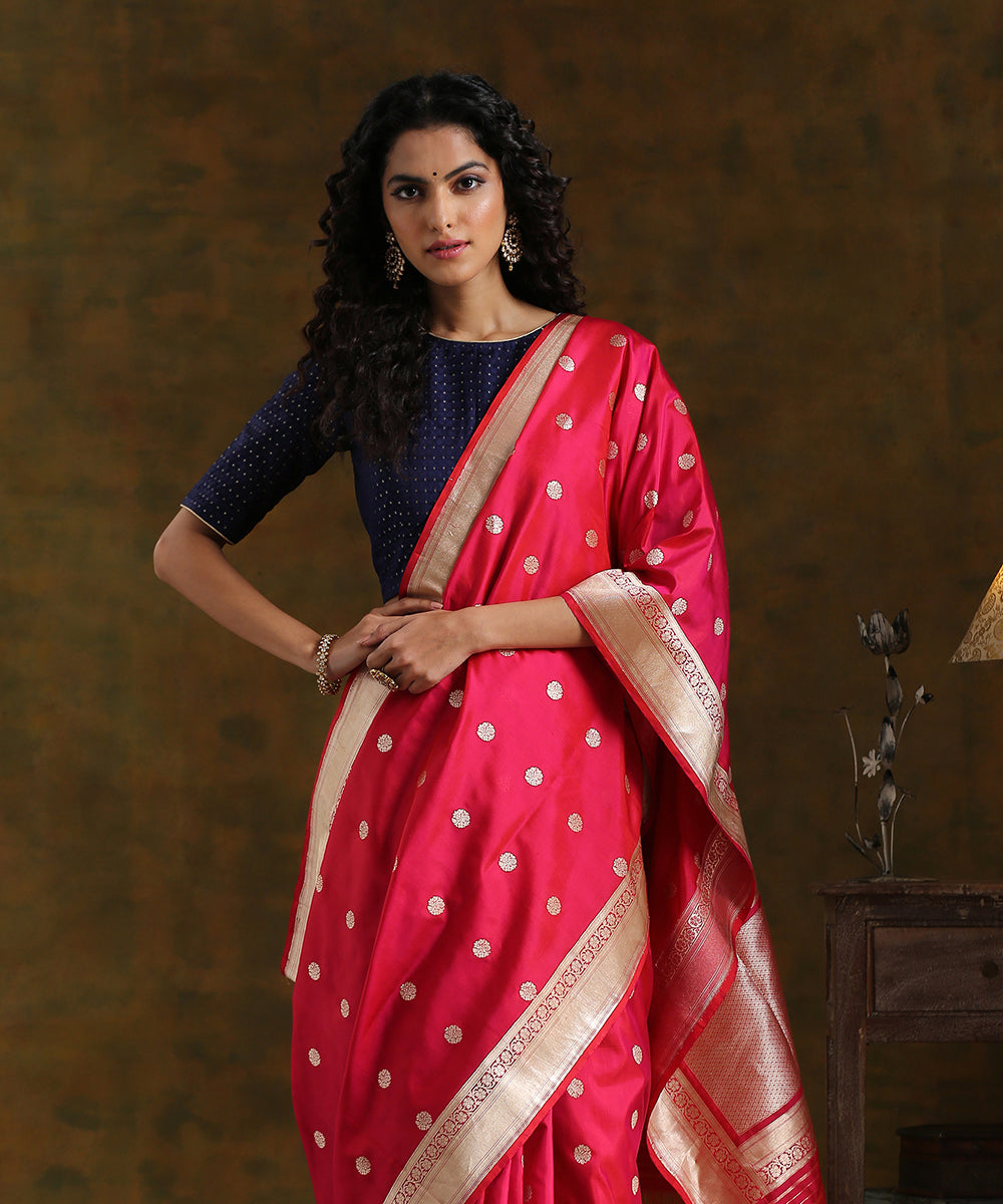 Pink_And_Red_Dual_Tone_Handloom_Pure_Katan_Silk_with_Asharfi_Booti_Banarasi_Saree_WeaverStory_01