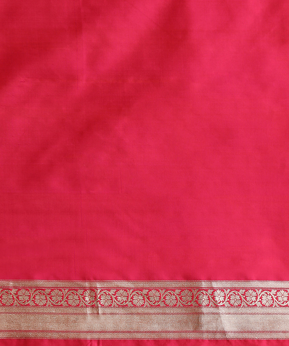 Pink_And_Red_Dual_Tone_Handloom_Pure_Katan_Silk_with_Asharfi_Booti_Banarasi_Saree_WeaverStory_05
