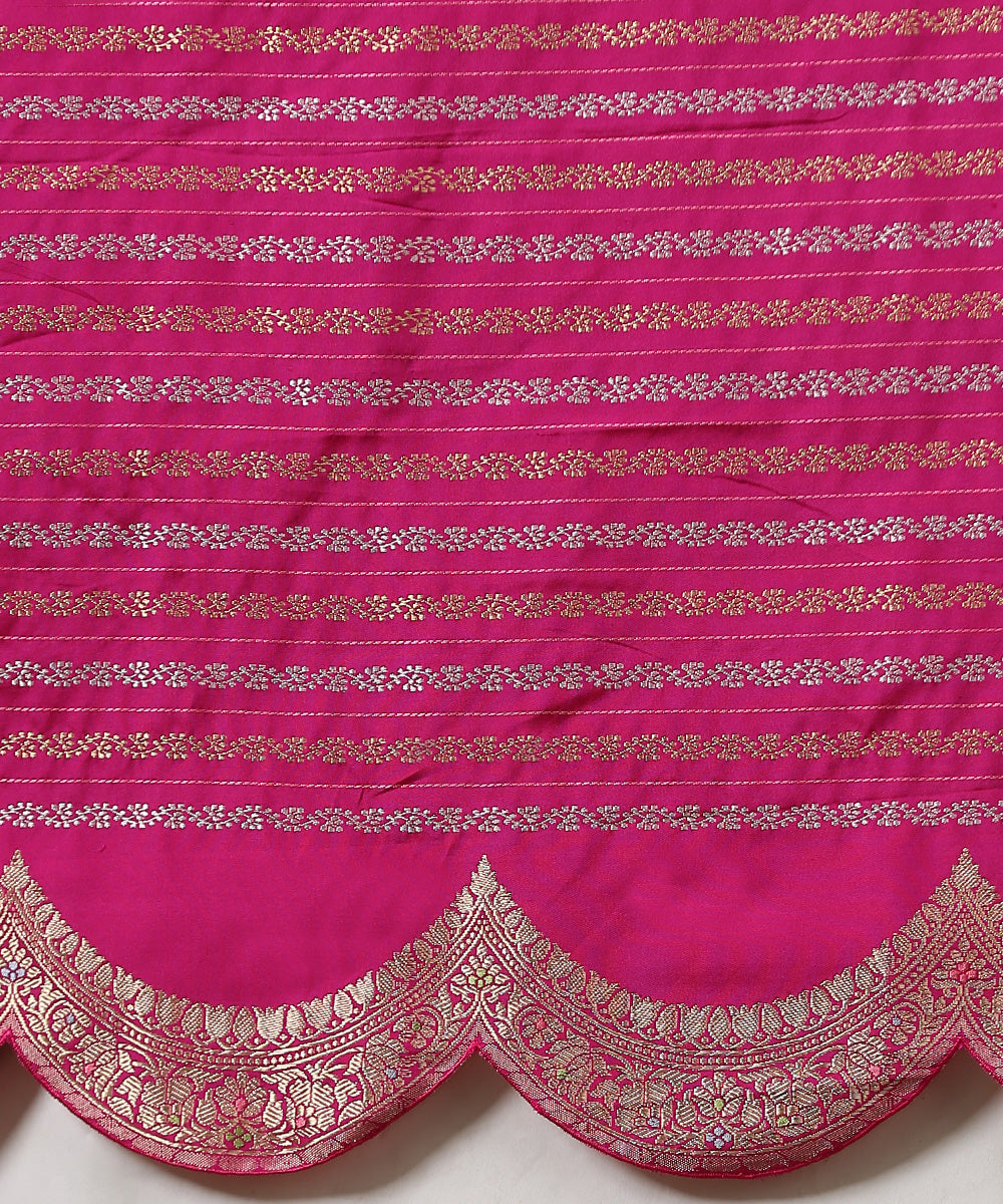 Light_Peach_Handloom_Pure_Katan_Silk_Scalloped_Banarasi_Saree_WeaverStory_05